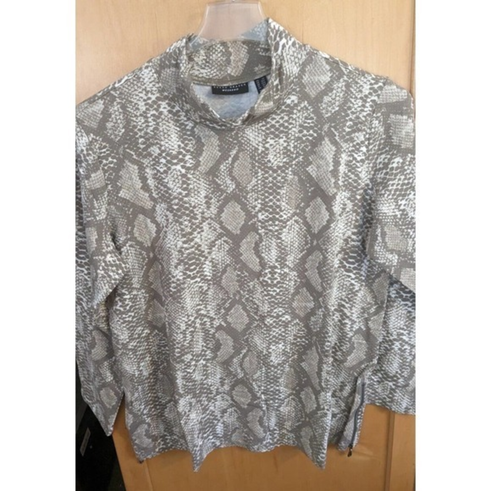 Susan Graver Women's Top Sz LP snake skin Printed shirt
